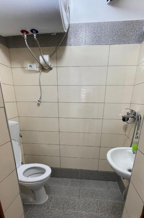 Tekada Hotel & Restaurant Vlorë エクステリア 写真