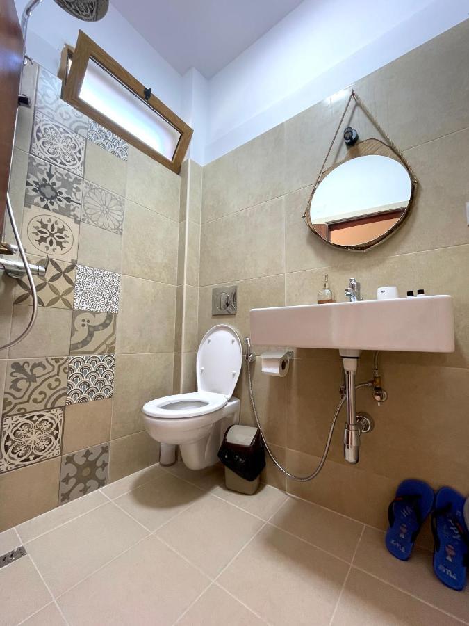 Tekada Hotel & Restaurant Vlorë エクステリア 写真