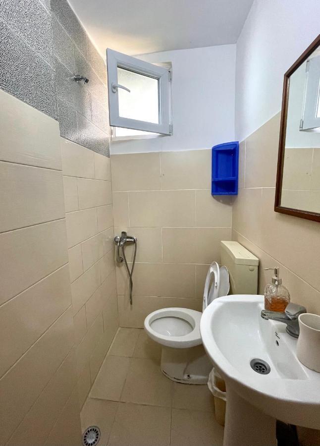 Tekada Hotel & Restaurant Vlorë エクステリア 写真