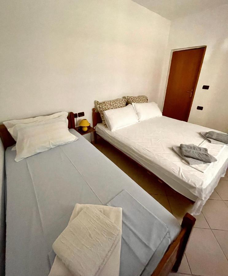 Tekada Hotel & Restaurant Vlorë エクステリア 写真