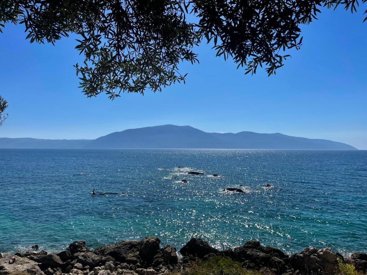 Tekada Hotel & Restaurant Vlorë エクステリア 写真