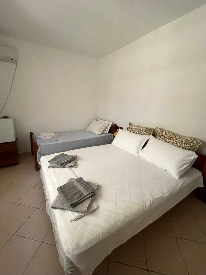 Tekada Hotel & Restaurant Vlorë エクステリア 写真