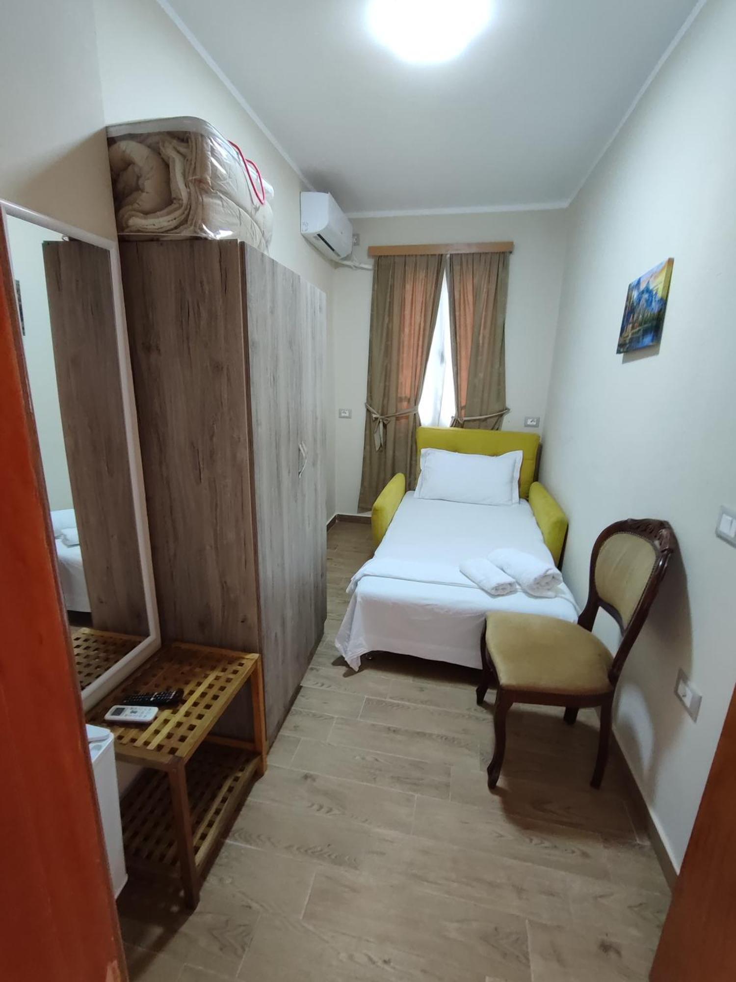 Tekada Hotel & Restaurant Vlorë エクステリア 写真